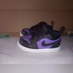 Jordan 1 Low ALT (TD) Purple Sneakers  Size 6C Baby/Toddler White